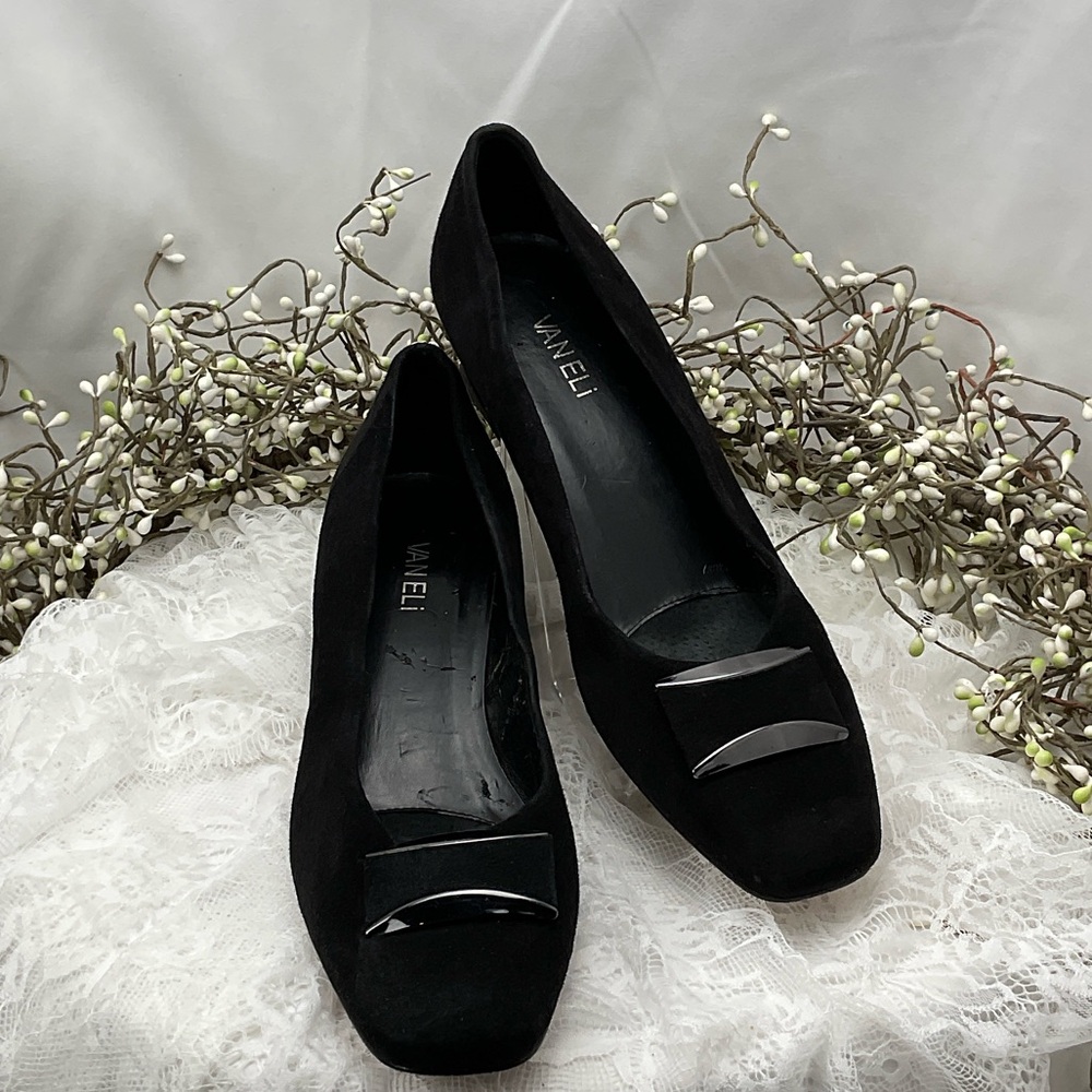 Vaneli Dannee Black Suede‎ Low Heels Suede Pumps w/Silver Accents Sz10.5 #0217